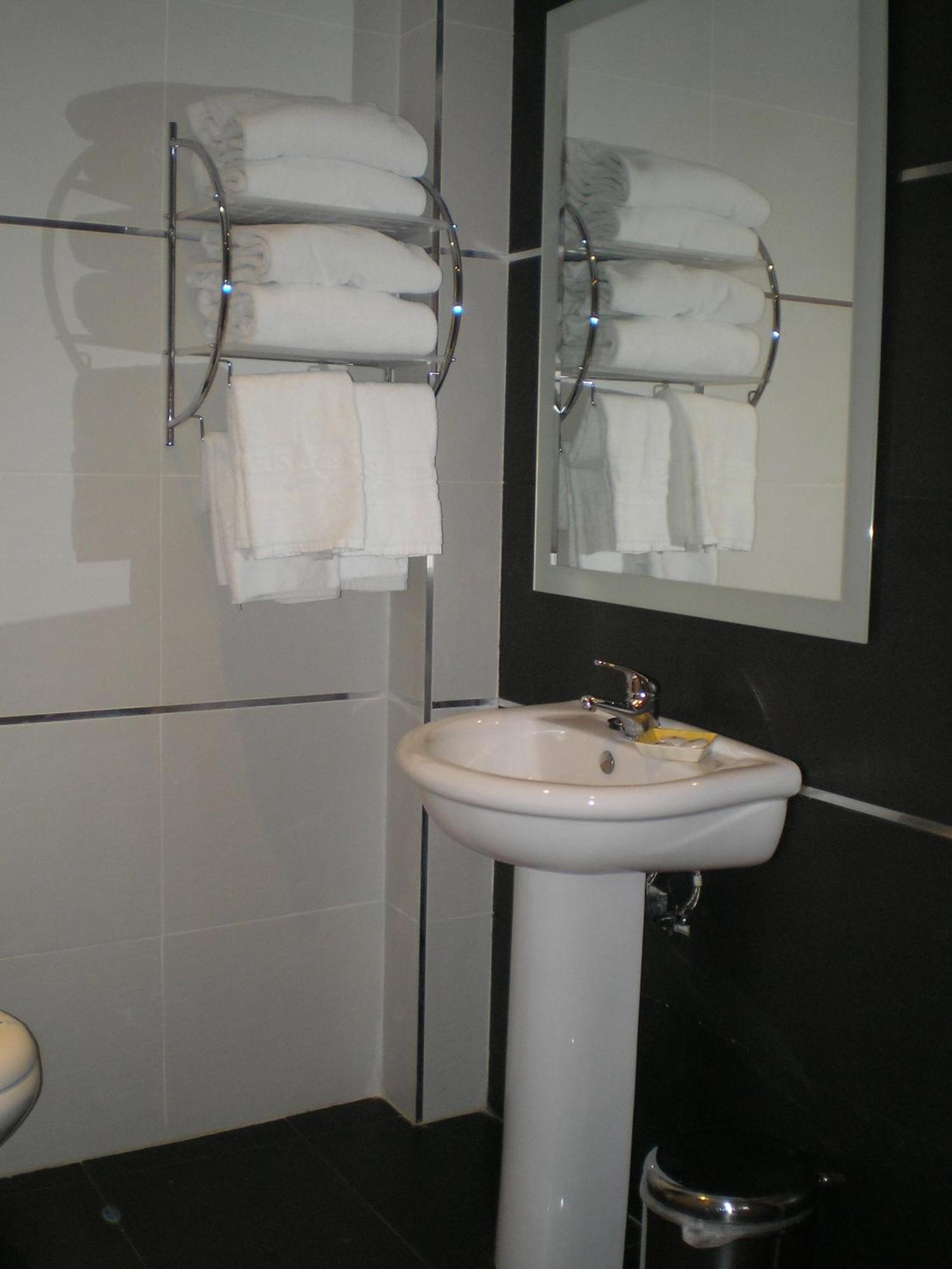 Apartamentos Plaza Espana Deluxe Saragosse Extérieur photo
